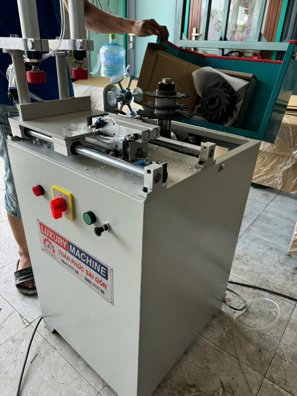 Máy phay cao phiên bản mới nhất 2025 mô tơ 3km tặng kèm 2 lưỡi xingfa cánh và khung