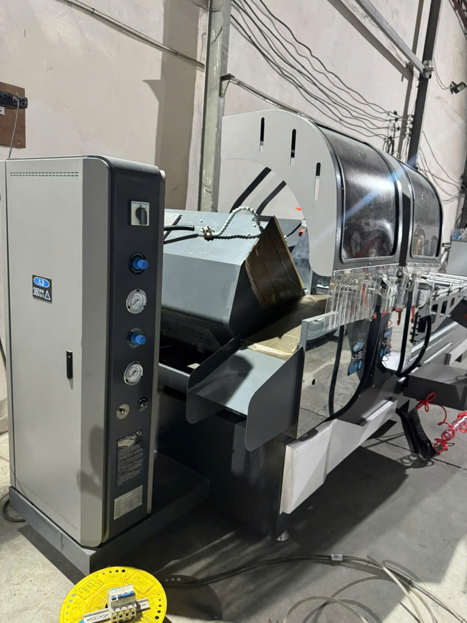Máy cắt CNC thước Điện tử