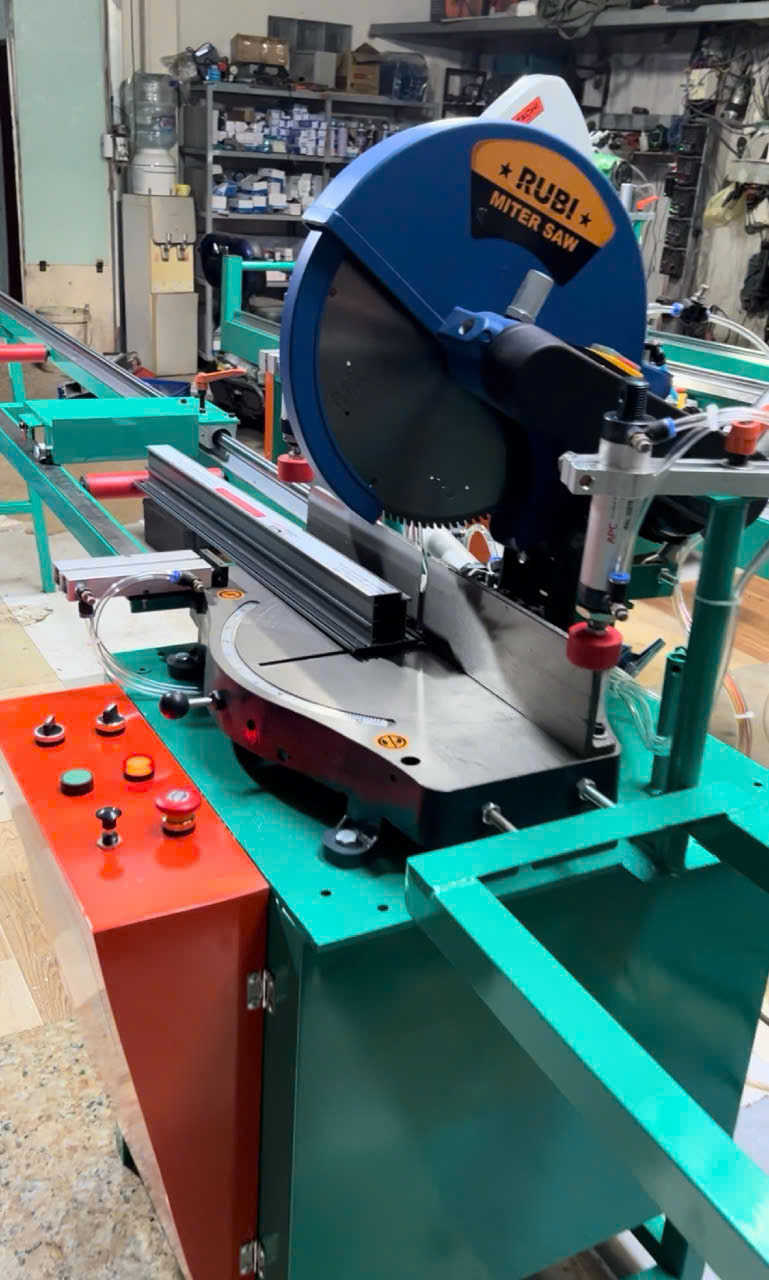 Máy cắt 1 đầu có bàn trượt hiệu RUBI lưỡi 355 cắt tự động