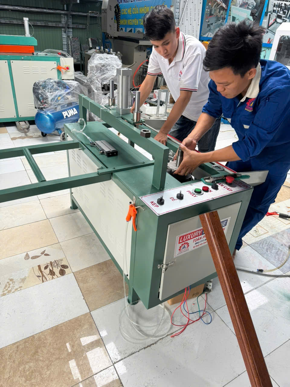Phay tấm nhôm nội thất / tích hợp phay đầu đố