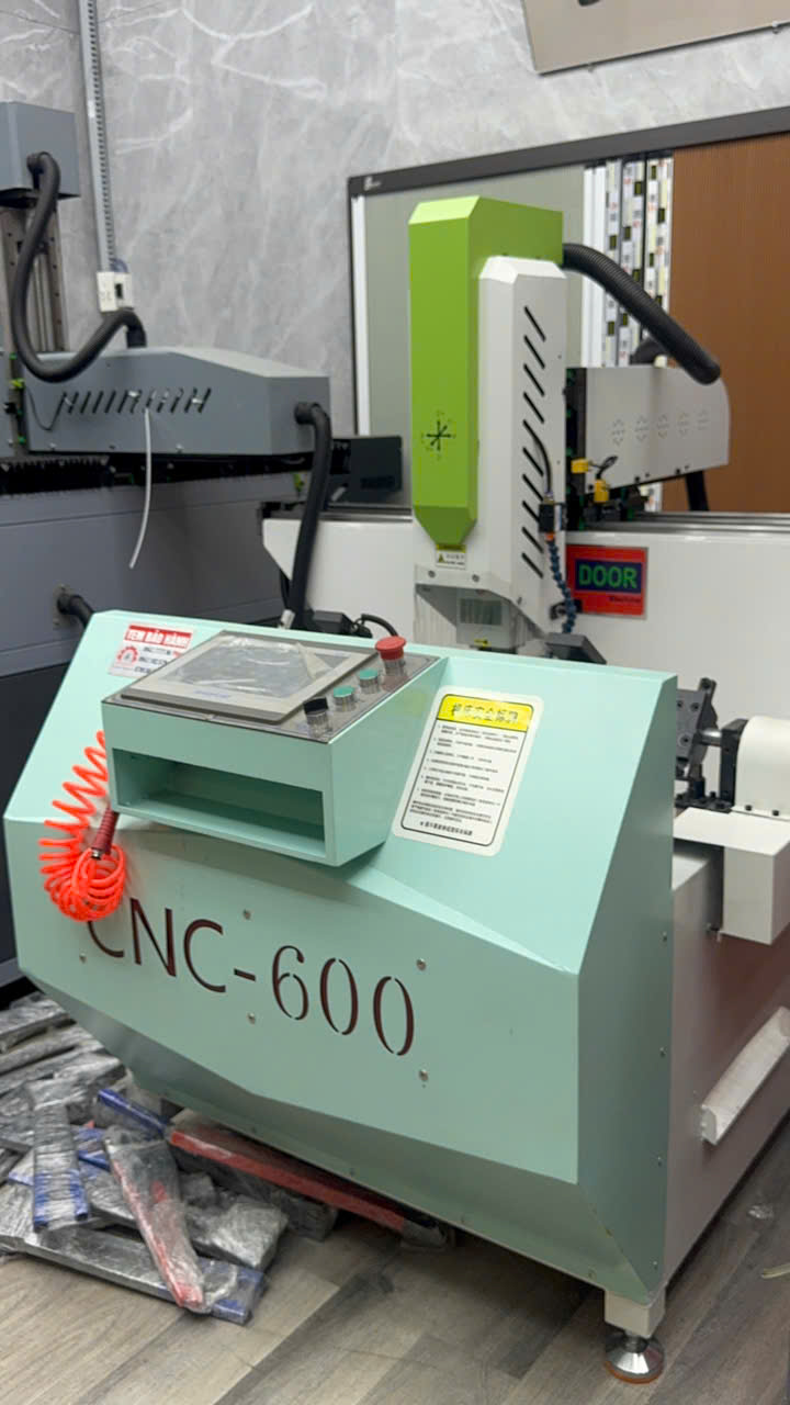 Máy phay phoá -phay cánh kính đa năng 1 đầu CNC nhập khẩu